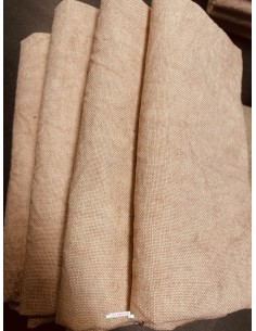 Lin teint à la main